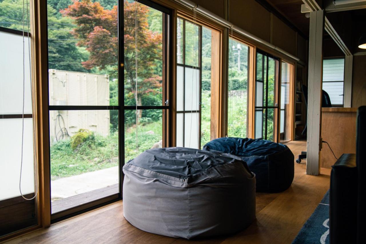 山の中の一棟貸切宿 五番地 Nambu (Yamanashi) Eksteriør billede
