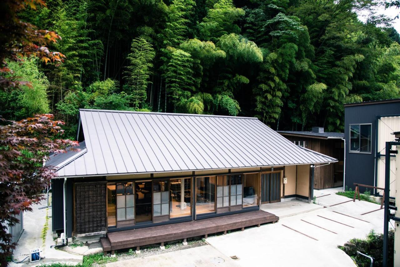 山の中の一棟貸切宿 五番地 Nambu (Yamanashi) Eksteriør billede