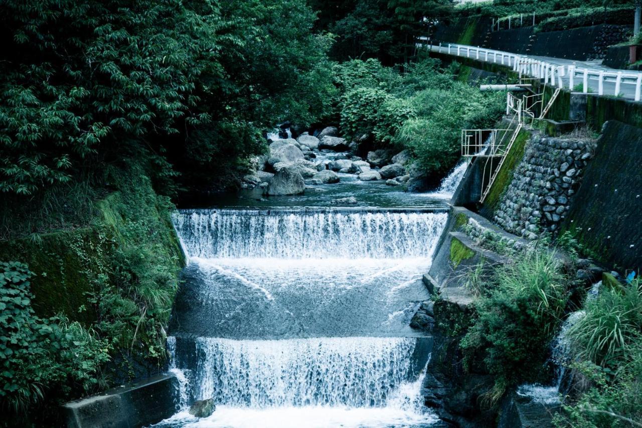 山の中の一棟貸切宿 五番地 Nambu (Yamanashi) Eksteriør billede