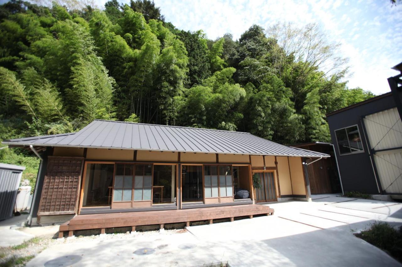 山の中の一棟貸切宿 五番地 Nambu (Yamanashi) Eksteriør billede